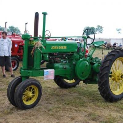 Célébration des tracteurs du plan Marschall
