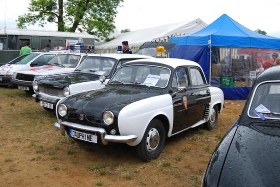 Le coin des véhicules de police: 4cv, Dauphine, Simca 1100 ...