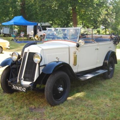 Renault KZ torpédo un peu esseulée