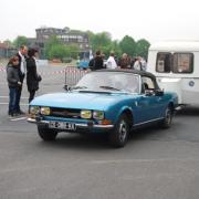 Route des vacances -  Peugeot 504 cabriolet et sa caravane