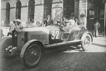 32 au pesage 1925